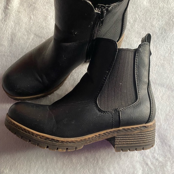 Maurice’s Chelsea Boot - Picture 3 of 4